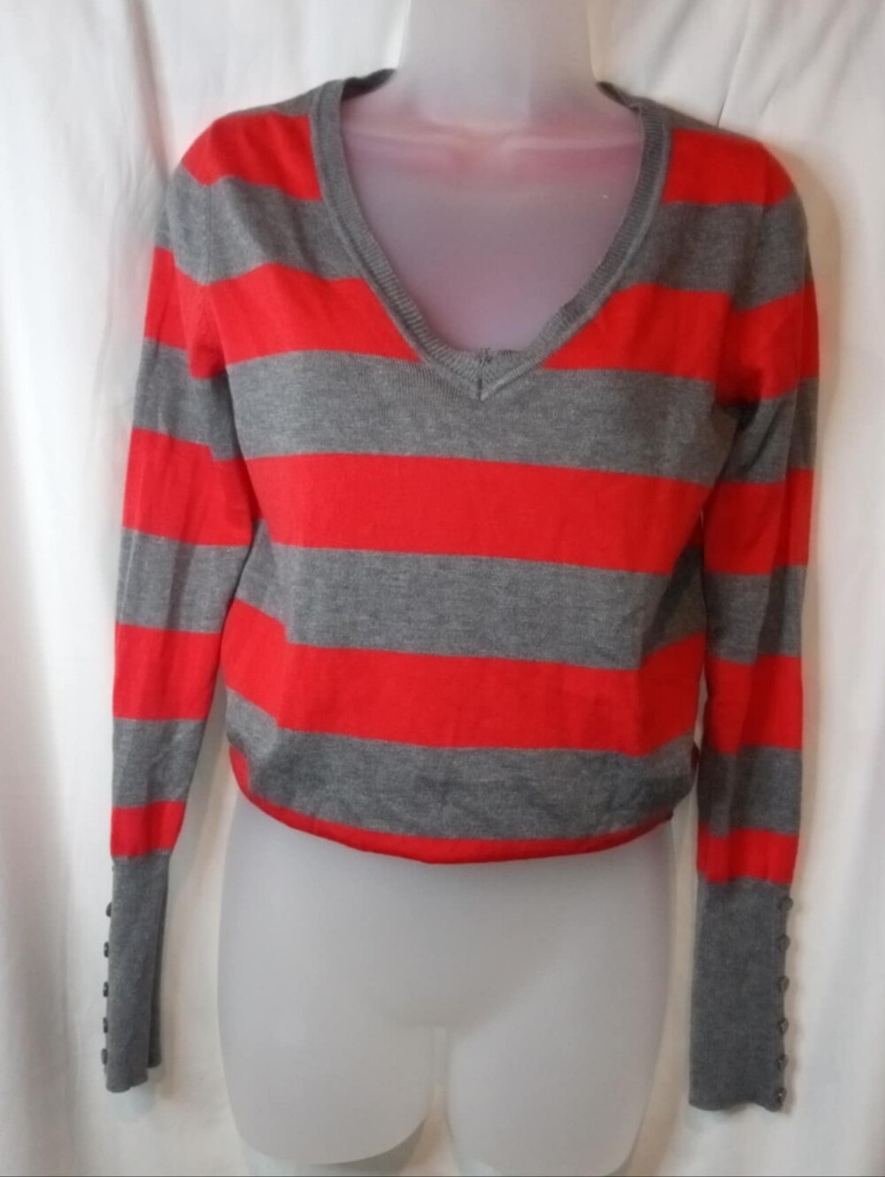 Ambiance Red Gray Striped Knit Top Sweater Shirt Button Cuffs V-neck Retro Large